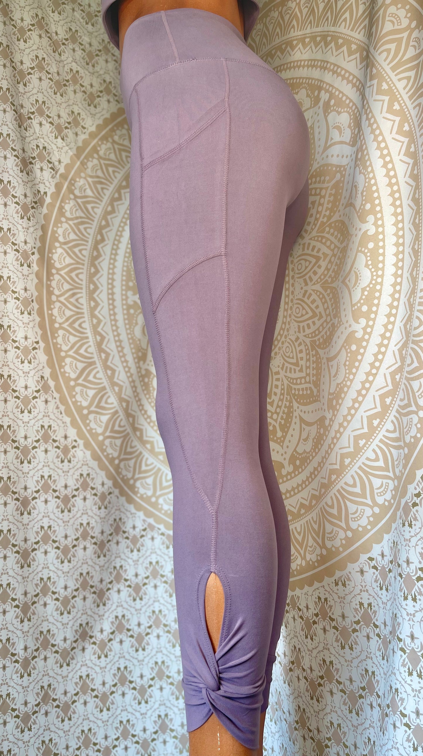Keyhole Yoga Leggings
